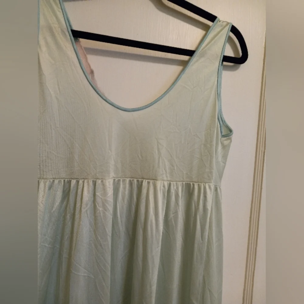 Vintage Romantic Blue Floral Night Gown - Picture 4 of 6